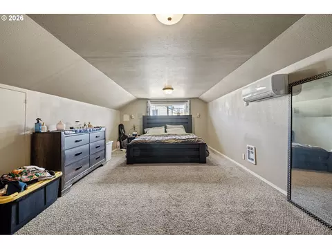 Bedroom - 4027 Concord St, Eugene, OR 97402 photo 2 of 4