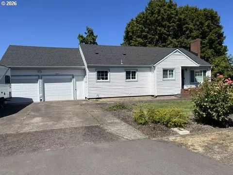 Exterior - 4027 Concord St, Eugene, OR 97402 photo 2 of 12