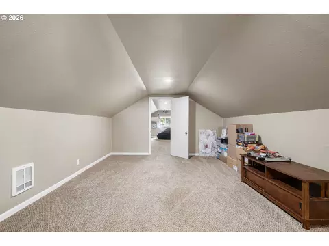 Bedroom - 4027 Concord St, Eugene, OR 97402 photo 4 of 4