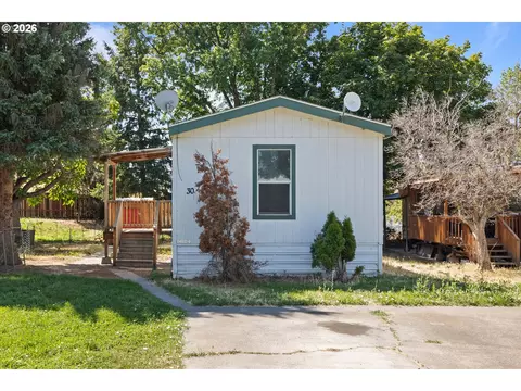 1437 SW 37th St #30, Pendleton, OR 97801 photo 2