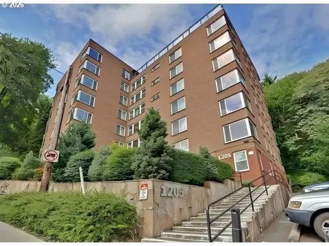 1205 SW Cardinell Dr #609, Portland, OR 97201