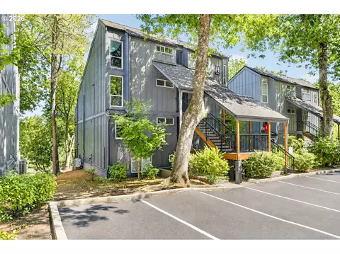 100 Kerr Pkwy #52, Lake Oswego, OR 97035
