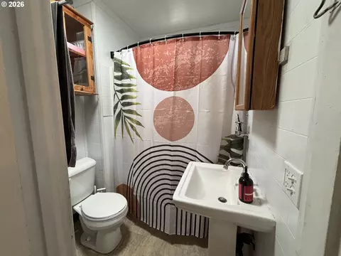 Bath - 39465 Proctor Blvd, Sandy, OR 97055 photo 1 of 1