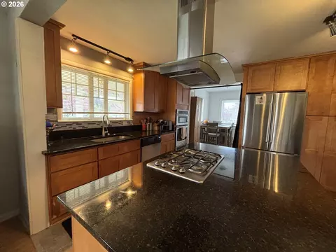 Kitchen - 39465 Proctor Blvd, Sandy, OR 97055 photo 1 of 8