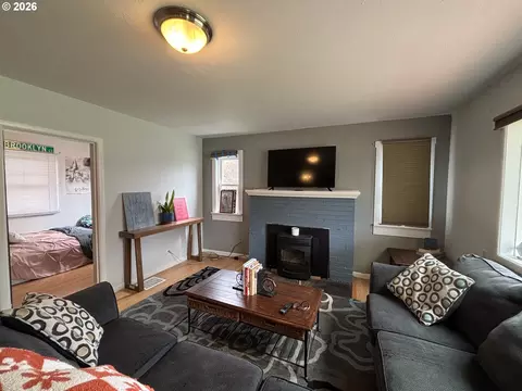 Living - 39465 Proctor Blvd, Sandy, OR 97055 photo 2 of 2