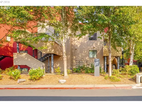 910 NW Naito Pkwy #I23, Portland, OR 97209