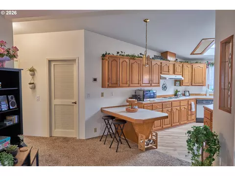 1699 N Terry St #152, Eugene, OR 97402 photo 13