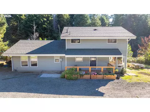 88019 Napier Ln, Bandon, OR 97411