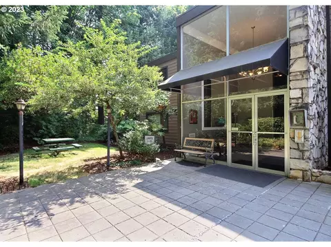 1500 SW Skyline Blvd #13, Portland, OR 97221