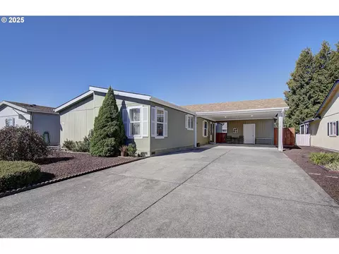 16500 SE 1st St #46, Vancouver, WA 98684