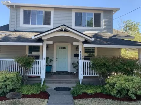 718 Pine St, Silverton, OR 97381
