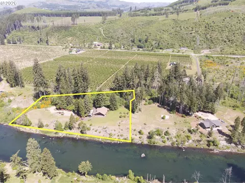 46836 Mckenzie Hwy, Vida, OR 97488