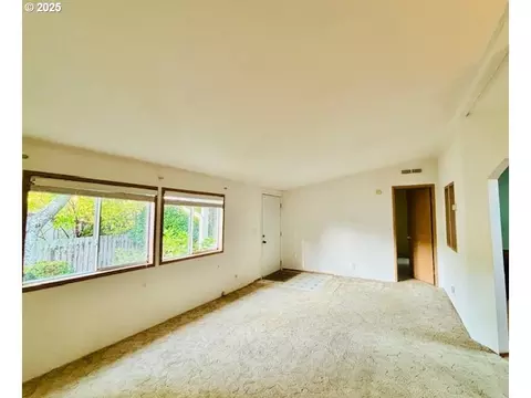 179 Outer Dr, Florence, OR 97439 photo 7
