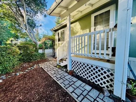 179 Outer Dr, Florence, OR 97439 photo 4