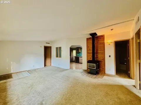 179 Outer Dr, Florence, OR 97439 photo 6
