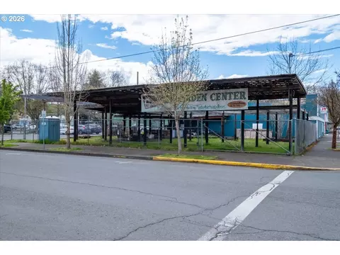 1211 Long St, Sweet Home, OR 97386