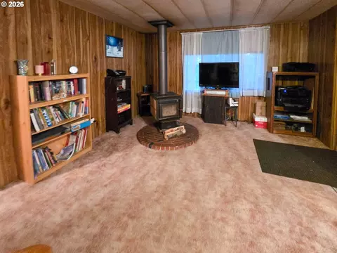 225 Doraleen Ln, Glide, OR 97443 photo 10