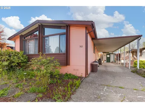 1199 N Terry St #302, Eugene, OR 97402
