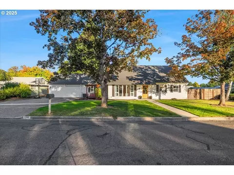 1200 N Elm Ln, Newberg, OR 97132