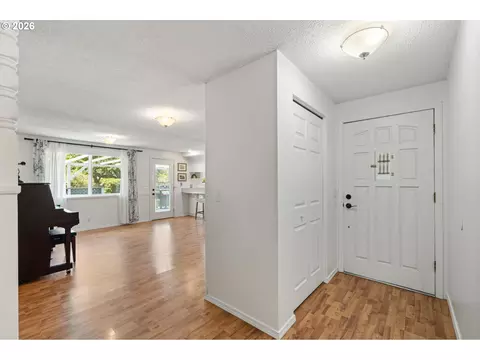 Entry Way - 532 Warrington Ave, Eugene, OR 97404 photo 1 of 1