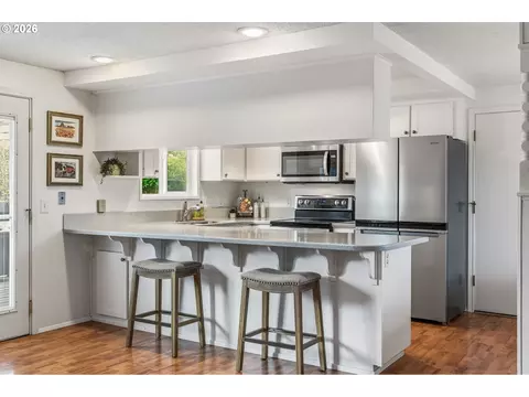 Kitchen - 532 Warrington Ave, Eugene, OR 97404 photo 1 of 3