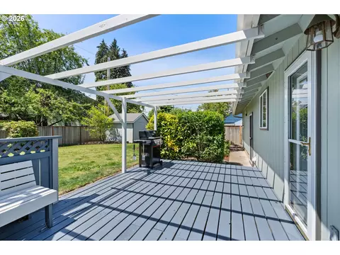 Exterior - 532 Warrington Ave, Eugene, OR 97404 photo 3 of 10
