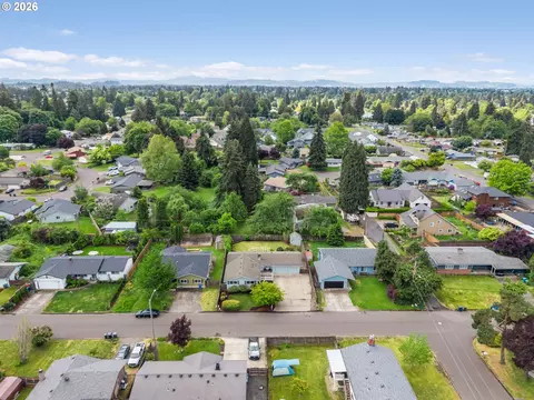 View/Area - 532 Warrington Ave, Eugene, OR 97404 photo 3 of 4