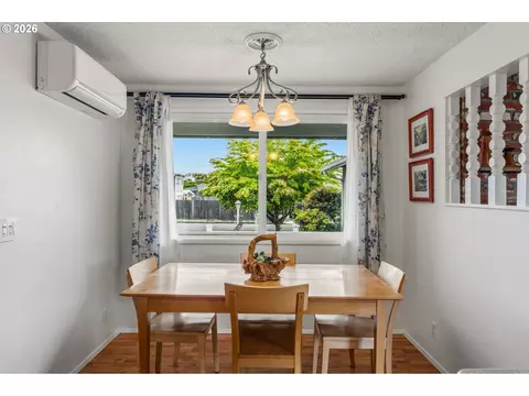 Dining - 532 Warrington Ave, Eugene, OR 97404 photo 1 of 2