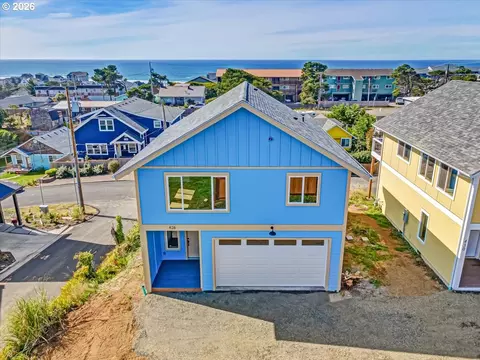 426 NW 5th St, Newport, OR 97365