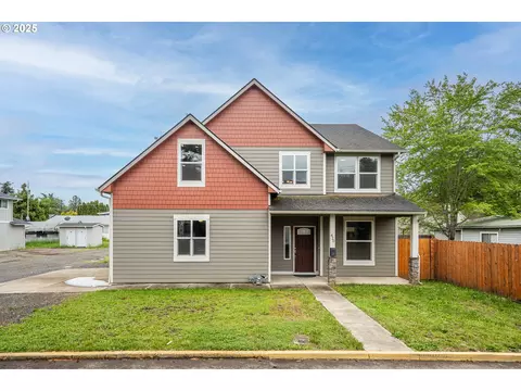 420 E Dodge St, Lebanon, OR 97355