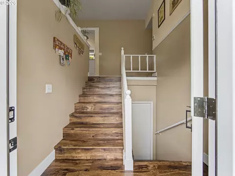 Entry Way - 28705 SE Haley Rd, Boring, OR 97009 photo 2 of 2