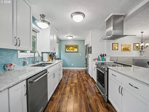 Kitchen - 28705 SE Haley Rd, Boring, OR 97009 photo 1 of 4