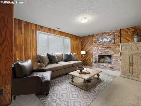 Living - 28705 SE Haley Rd, Boring, OR 97009 photo 5 of 5