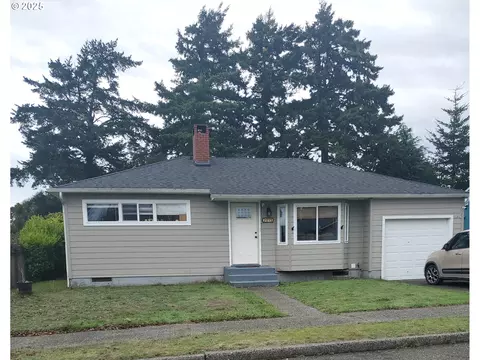 2075 Johnson St, North Bend, OR 97459