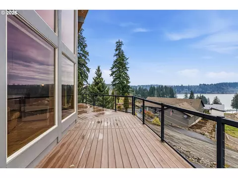 101 Lighthouse Ln, Mossyrock, WA 98564
