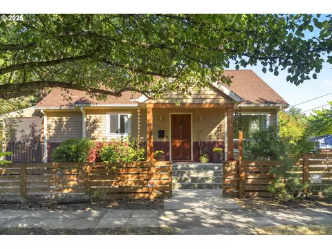 10112 N Oregonian Ave, Portland, OR 97203