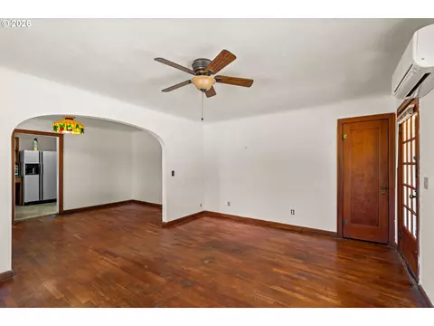 Living - 3475 County Farm Rd, Eugene, OR 97408 photo 3 of 4
