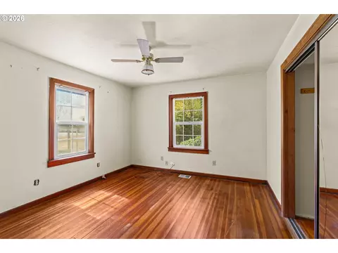 Bedroom - 3475 County Farm Rd, Eugene, OR 97408 photo 1 of 6