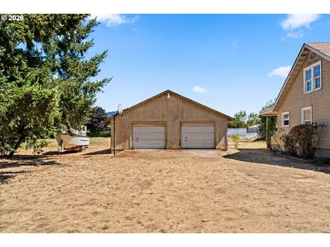 Exterior - 3475 County Farm Rd, Eugene, OR 97408 photo 1 of 2