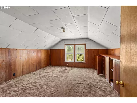 Bedroom - 3475 County Farm Rd, Eugene, OR 97408 photo 5 of 6