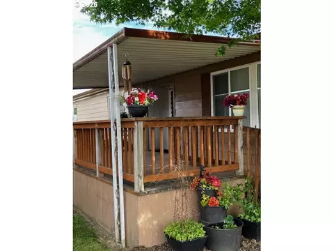 2902 E 2nd St #94, Newberg, OR 97132