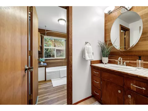 Bath - 2050 Mclean Blvd, Eugene, OR 97405 photo 5 of 5