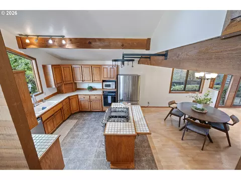 Kitchen - 2050 Mclean Blvd, Eugene, OR 97405 photo 1 of 8