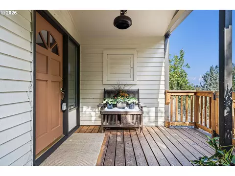 Exterior - 2050 Mclean Blvd, Eugene, OR 97405 photo 4 of 11