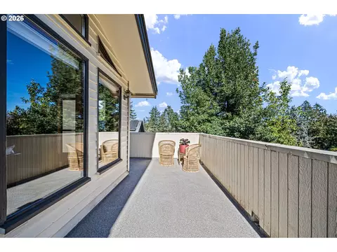 Exterior - 2050 Mclean Blvd, Eugene, OR 97405 photo 5 of 11