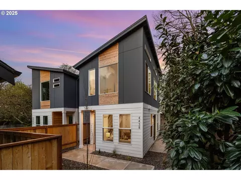 4438 SE Henry St #B, Portland, OR 97206