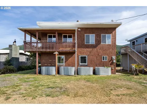 26135 Beach Dr, Rockaway Beach, OR 97136