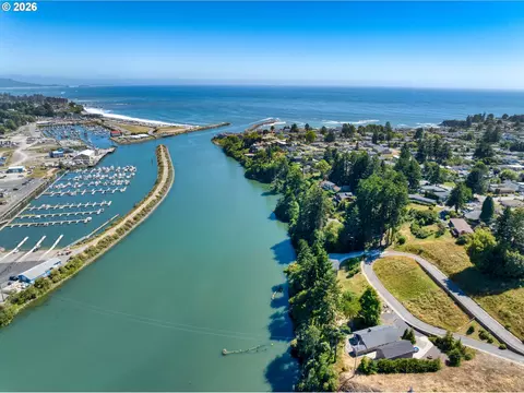 riverview dr, Brookings, OR 97415