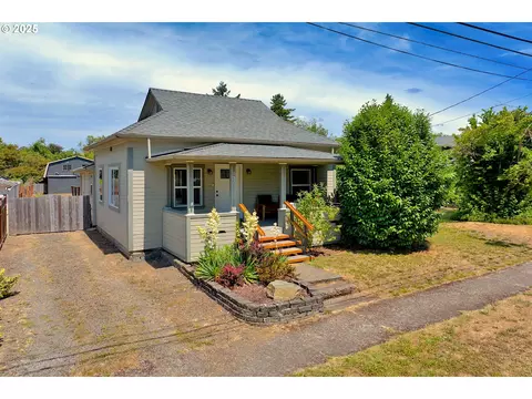 157 Elmore St, Lebanon, OR 97355
