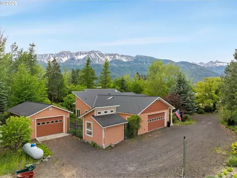 710 S East St, Joseph, OR 97846
